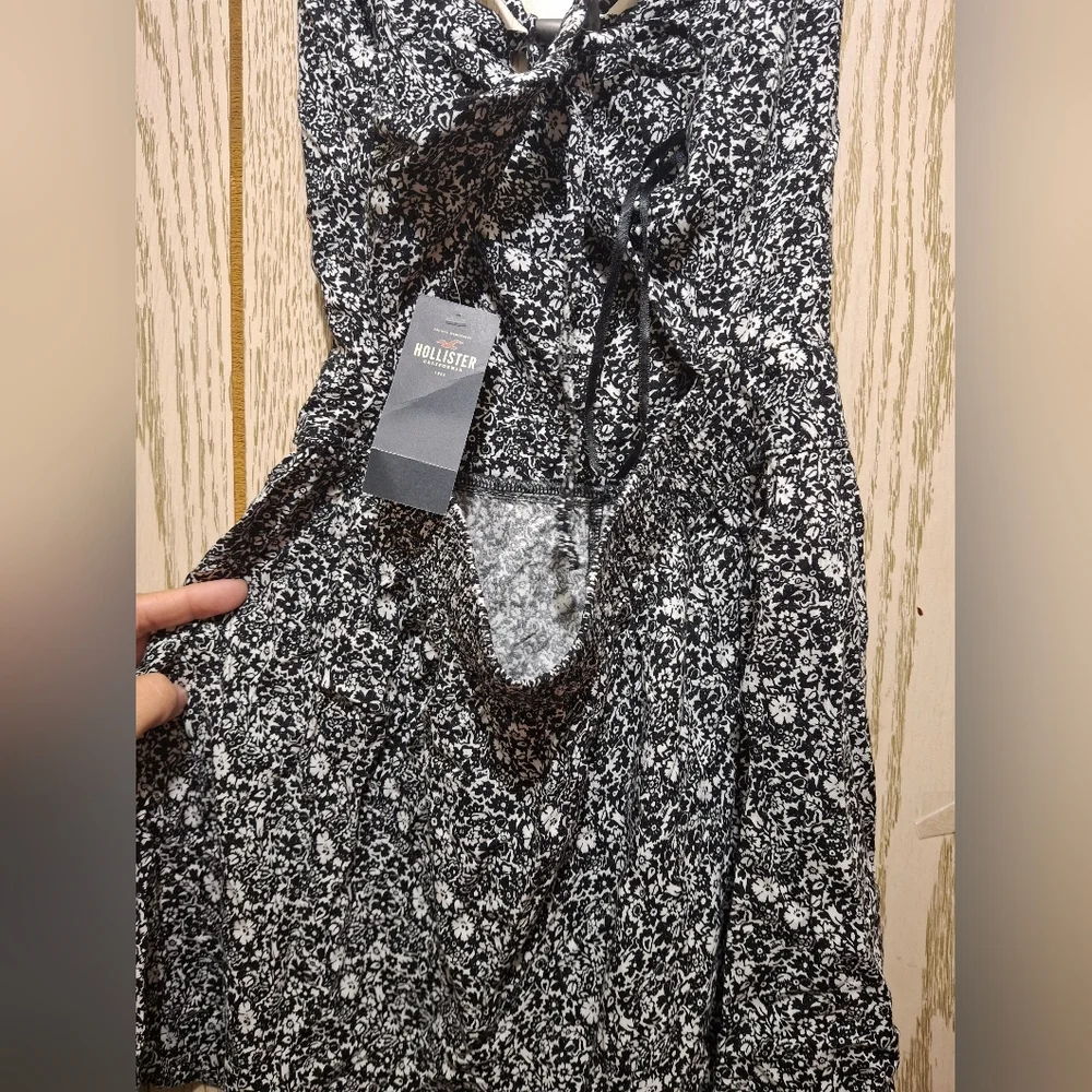 Hollister Black and White Floral Dress
